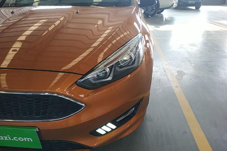 Used Ford Focus 2017 Hatchback EcoBoost 180 Automatic Sport Model Left Front Headlight
