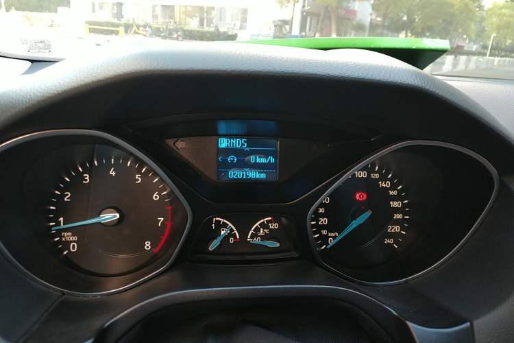 Used Ford Focus 2017 Hatchback 1.6L Automatic Fashion Edition Smart Drive Version Odometer Close Up