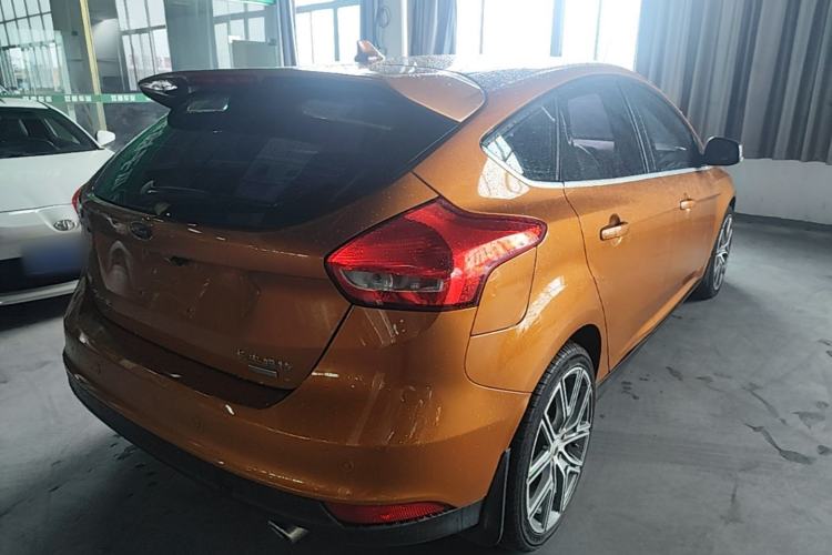 Used Ford Focus 2017 Hatchback EcoBoost 180 Automatic Elite Model Rear Right 45 Deg