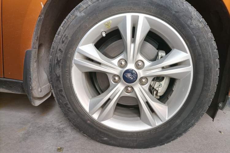 Used Ford Focus 2017 Hatchback 1.6L Automatic Comfort Plus SmartDrive Edition Right Front Wheel Hub