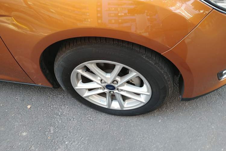 Used Ford Focus 2017 Hatchback 1.6L Automatic Fashion Edition Smart Drive Version Right Front Wheel Hub