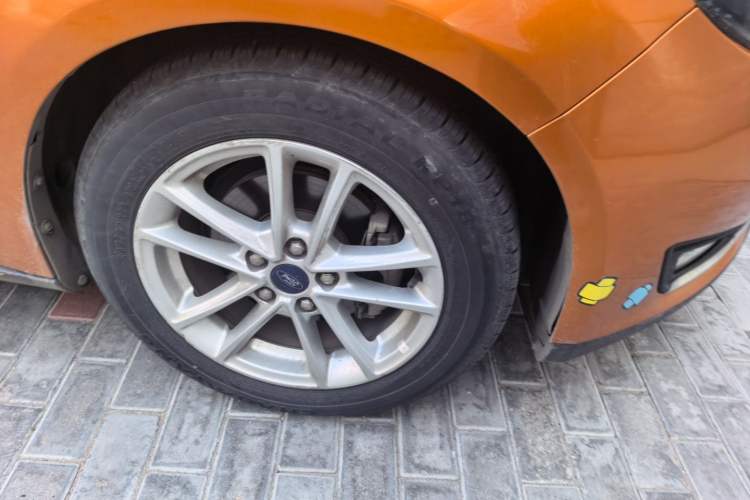 Used Ford Focus 2017 Hatchback 1.6L Manual Fashion Edition SmartDrive Version Right Front Wheel Hub