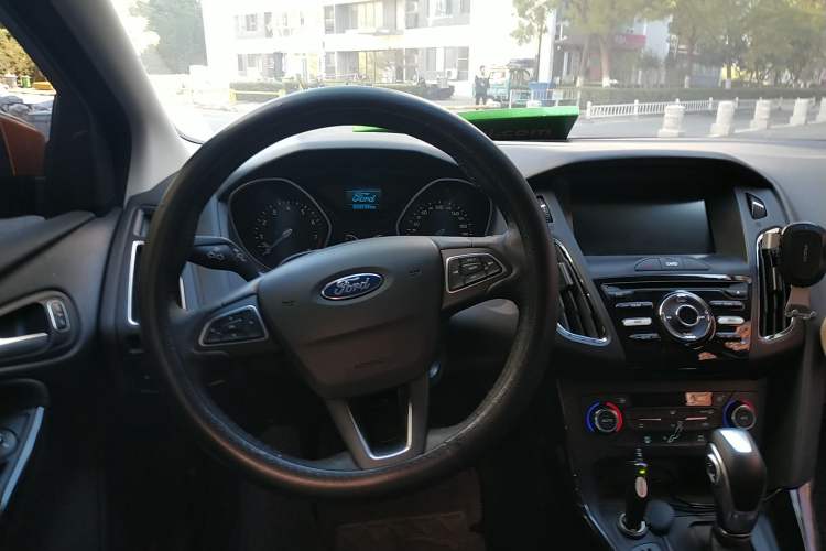 Used Ford Focus 2017 Hatchback 1.6L Automatic Fashion Edition Smart Drive Version Steering Wheel