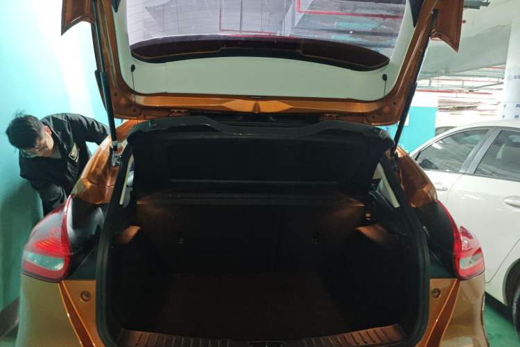 Used Ford Focus 2017 Hatchback 1.6L Automatic Fashion Edition Smart Drive Version Trunk