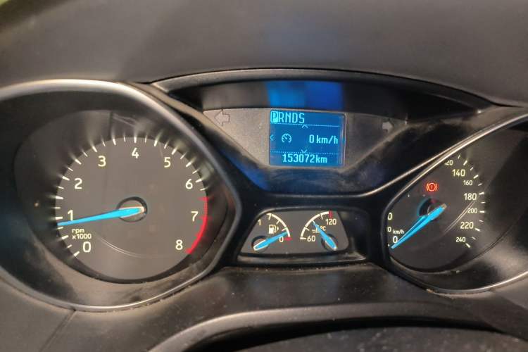 Used Ford Focus 2017 Sedan 1.6L Automatic Fashion Edition Smart Drive Version Odometer Close Up