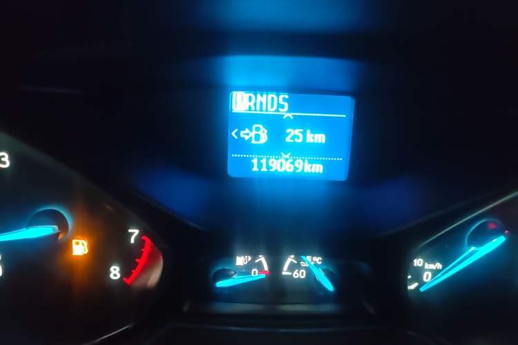 Used Ford Focus 2017 Hatchback 1.6L Automatic Fashion Edition Smart Drive Version Odometer Close Up