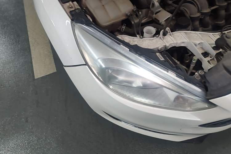 Used Ford Focus 2017 Hatchback 1.6L Automatic Fashion Edition Smart Drive Version Right Front Headlight