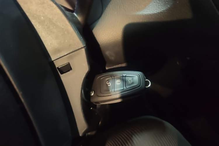 Used Ford Focus 2017 Hatchback 1.6L Automatic Fashion Edition Smart Drive Version Vehicle Key