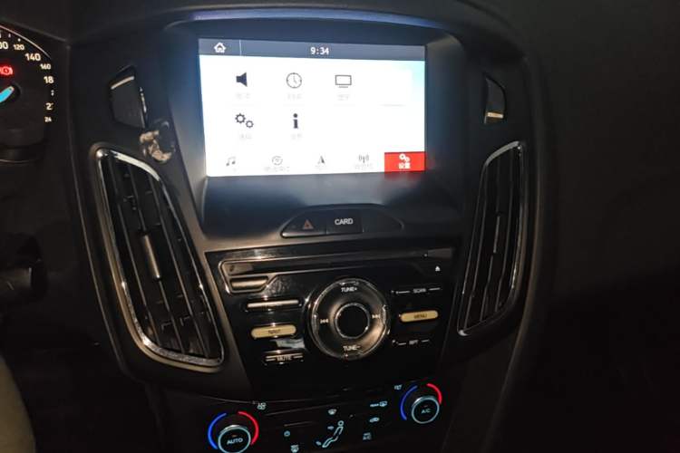 Used Ford Focus 2017 Sedan 1.6L Automatic Fashion Edition Smart Drive Version Audio And AC Panel