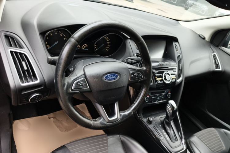 Used Ford Focus 2017 Sedan 1.6L Automatic Fashion Edition Smart Drive Version Center Console