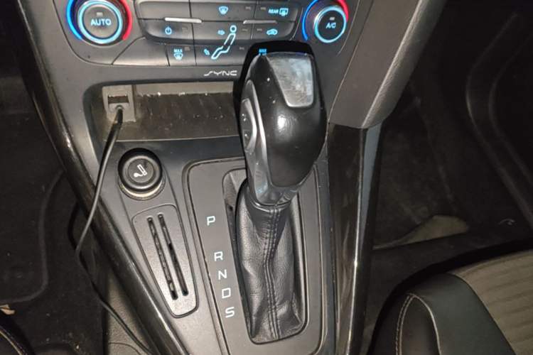 Used Ford Focus 2017 Sedan 1.6L Automatic Fashion Edition Smart Drive Version Gear Lever