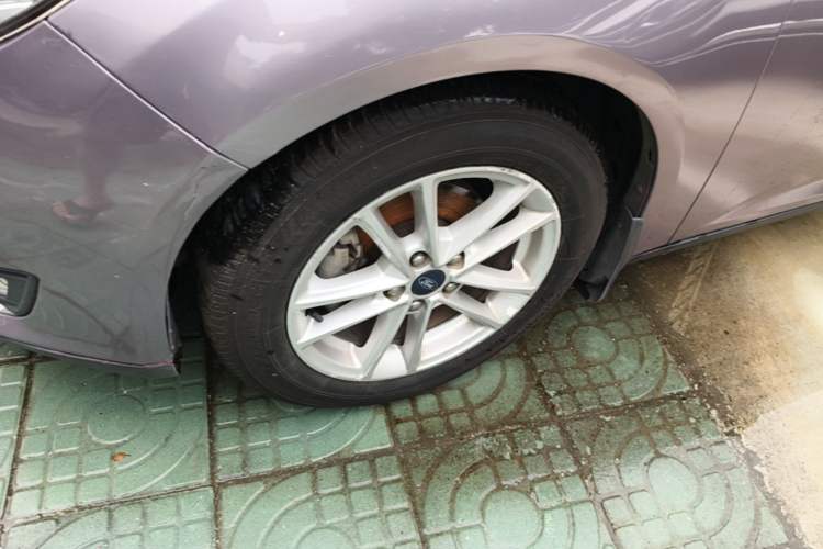 Used Ford Focus 2017 Sedan 1.6L Automatic Fashion Edition Smart Drive Version Left Front Wheel Hub