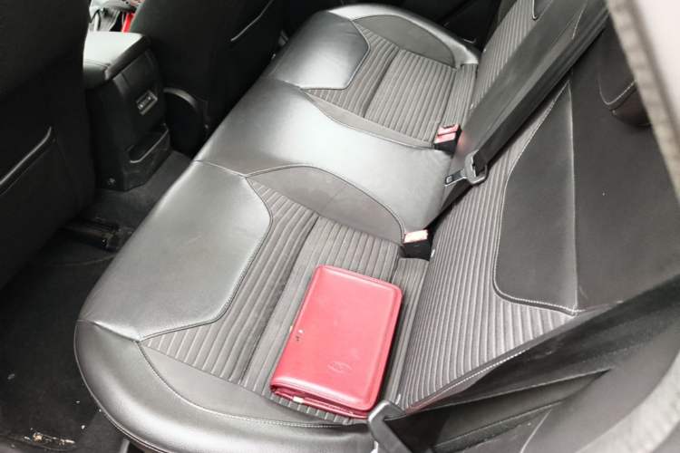 Used Ford Focus 2017 Sedan 1.6L Automatic Fashion Edition Smart Drive Version Left Rear Seat