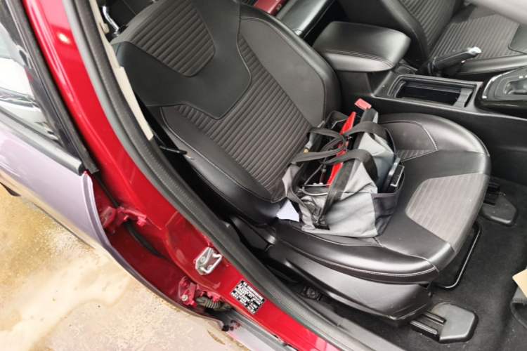 Used Ford Focus 2017 Sedan 1.6L Automatic Fashion Edition Smart Drive Version Right Front Seat