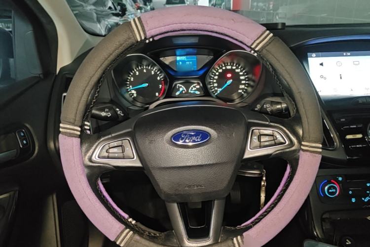 Used Ford Focus 2017 Sedan 1.6L Automatic Fashion Edition Smart Drive Version Steering Wheel
