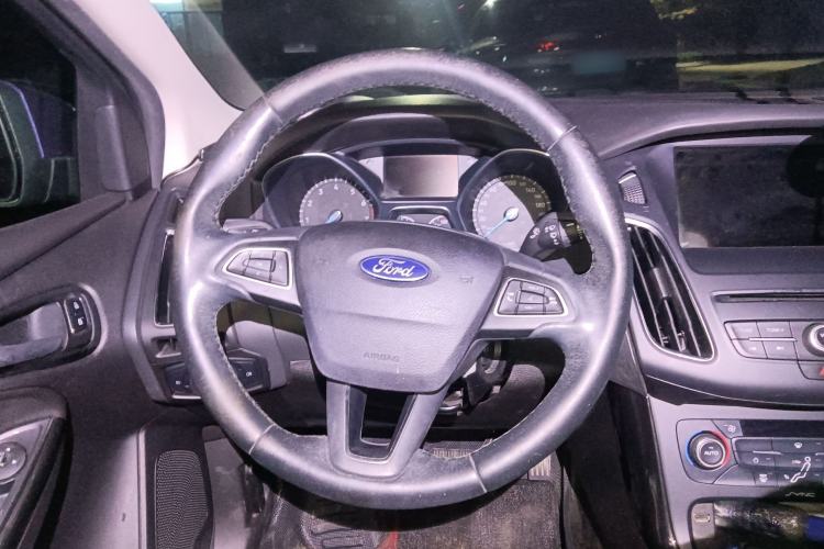 Used Ford Focus 2017 Sedan EcoBoost 180 Automatic Elite Model Steering Wheel