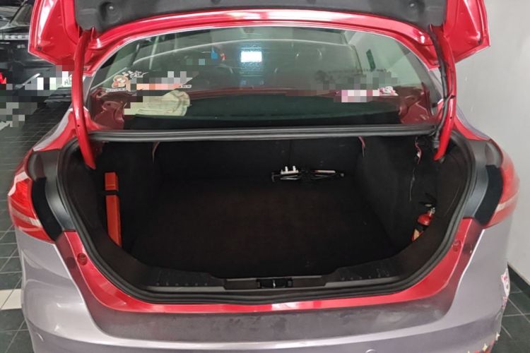 Used Ford Focus 2017 Sedan 1.6L Automatic Fashion Edition Smart Drive Version Trunk