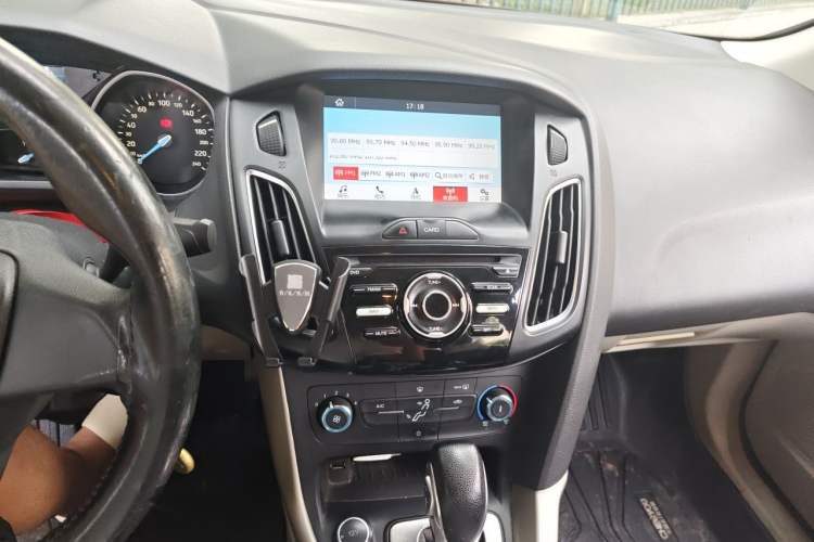 Used Ford Focus 2017 Sedan 1.6L Automatic Comfort Plus SmartDrive Edition Audio And AC Panel