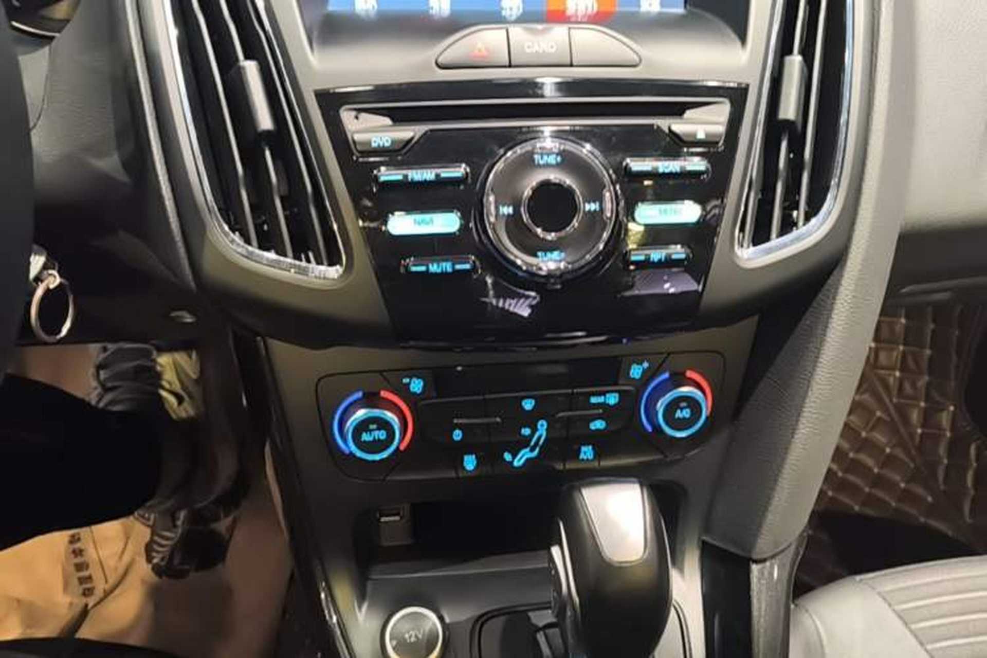 Used Ford Focus 2017 Sedan 1.6L Automatic Fashion Edition Smart Drive Version Audio And AC Panel