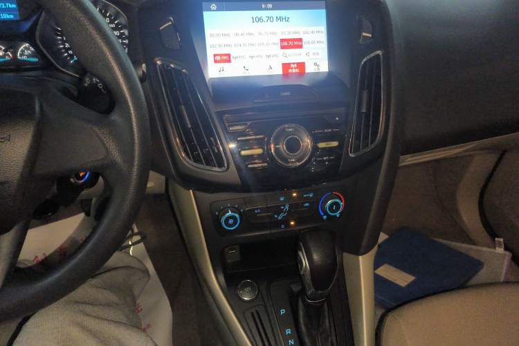 Used Ford Focus 2017 Sedan 1.6L Automatic Comfort Plus SmartDrive Edition Audio And AC Panel