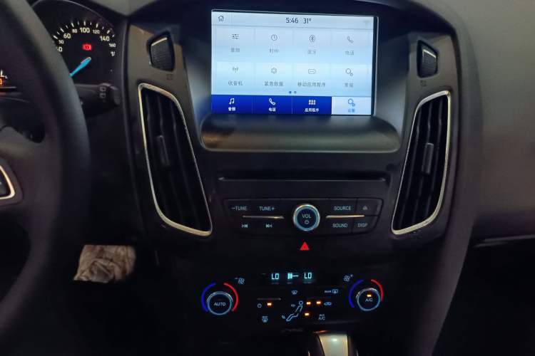 Used Ford Focus 2017 Hatchback EcoBoost 180 Automatic Elite Model Audio And AC Panel