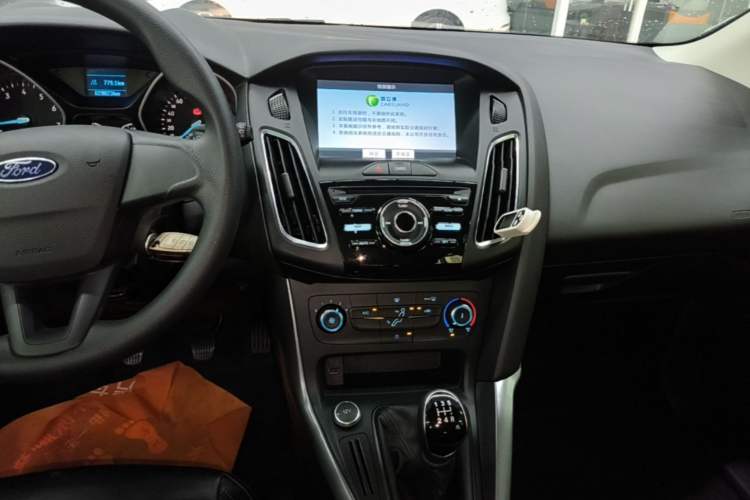 Used Ford Focus 2017 Hatchback 1.6L Manual Comfort Plus SmartDrive Edition Audio And AC Panel