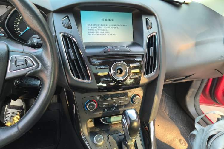 Used Ford Focus 2017 Sedan 1.6L Automatic Fashion Edition Smart Drive Version Audio And AC Panel