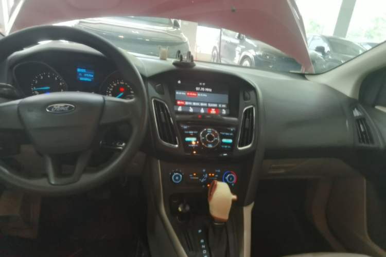 Used Ford Focus 2017 Sedan 1.6L Automatic Comfort Plus SmartDrive Edition Audio And AC Panel