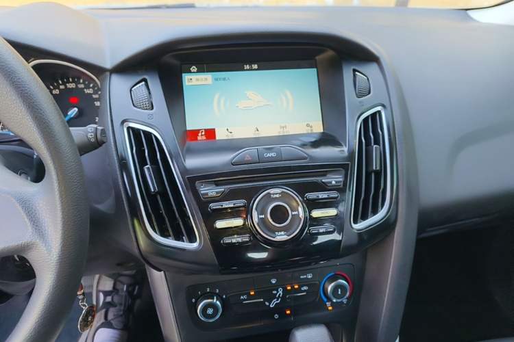 Used Ford Focus 2017 Hatchback 1.6L Automatic Comfort Plus SmartDrive Edition Audio And AC Panel