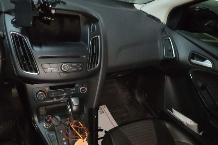 Used Ford Focus 2017 Sedan EcoBoost 180 Automatic Elite Model Audio And AC Panel
