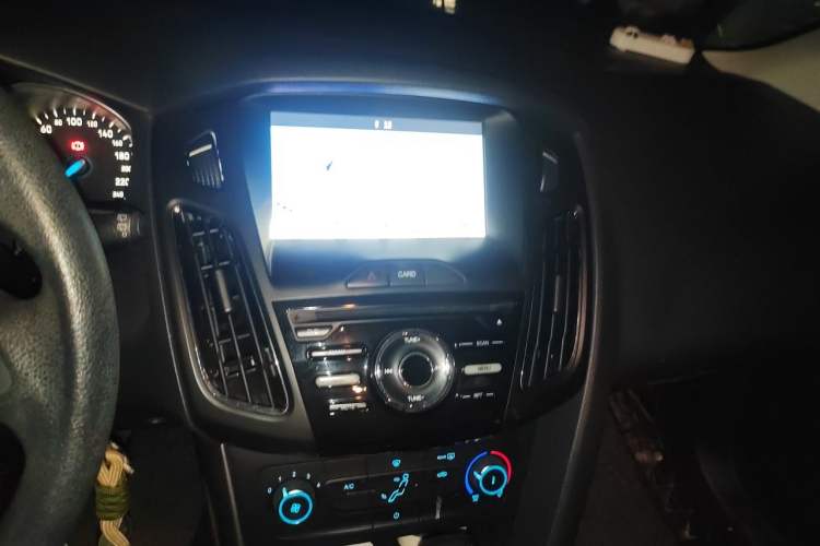 Used Ford Focus 2017 Hatchback 1.6L Automatic Comfort Plus SmartDrive Edition Audio And AC Panel