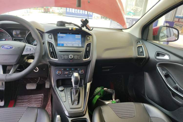 Used Ford Focus 2017 Sedan EcoBoost 180 Automatic Elite Model Audio And AC Panel