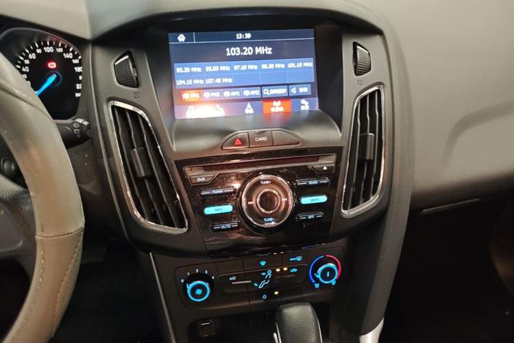 Used Ford Focus 2017 Hatchback 1.6L Automatic Comfort Plus SmartDrive Edition Audio And AC Panel
