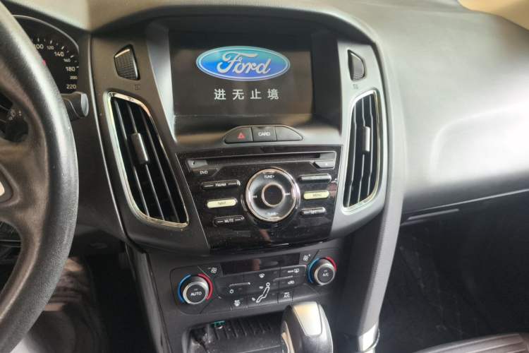 Used Ford Focus 2017 Sedan 1.6L Automatic Fashion Edition Smart Drive Version Audio And AC Panel