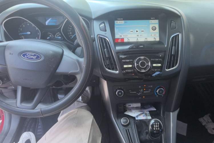 Used Ford Focus 2017 Hatchback 1.6L Manual Comfort Plus SmartDrive Edition Audio And AC Panel