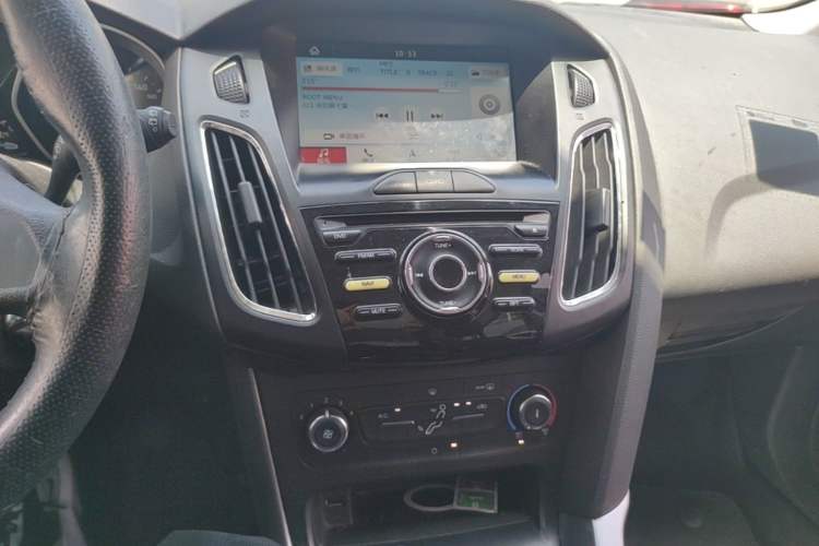 Used Ford Focus 2017 Hatchback 1.6L Manual Comfort Plus SmartDrive Edition Audio And AC Panel