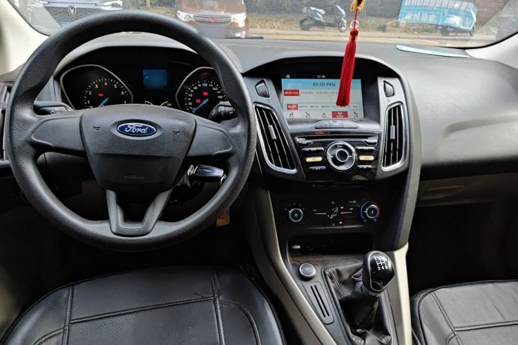 Used Ford Focus 2017 Sedan 1.6L Manual Comfort Plus SmartDrive Edition Center Console