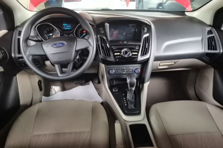 Used Ford Focus 2017 Sedan 1.6L Automatic Comfort Plus SmartDrive Edition Center Console