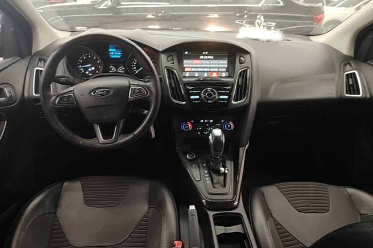 Used Ford Focus 2017 Hatchback EcoBoost 125 Automatic - Ultra-Powerful Style Edition with Smart Drive Features Center Console