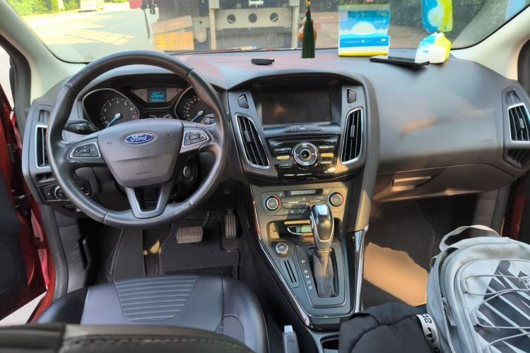 Used Ford Focus 2017 Sedan 1.6L Automatic Fashion Edition Smart Drive Version Center Console