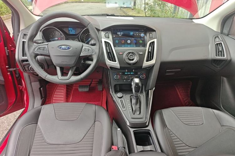 Used Ford Focus 2017 Sedan 1.6L Automatic Fashion Edition Smart Drive Version Center Console