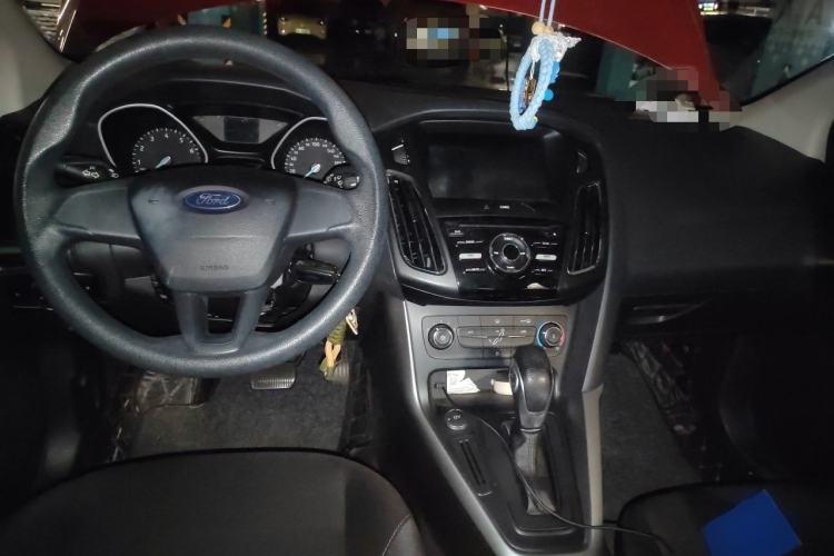 Used Ford Focus 2017 Hatchback 1.6L Automatic Comfort Plus SmartDrive Edition Center Console