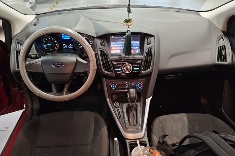 Used Ford Focus 2017 Hatchback 1.6L Automatic Comfort Plus SmartDrive Edition Center Console