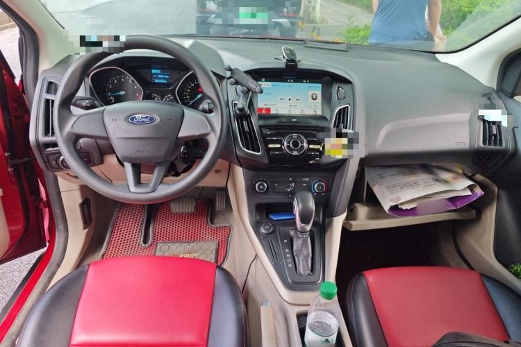Used Ford Focus 2017 Sedan 1.6L Automatic Comfort Plus SmartDrive Edition Center Console