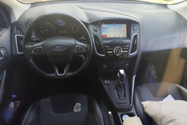 Used Ford Focus 2017 Hatchback 1.6L Automatic Fashion Edition Smart Drive Version Center Console