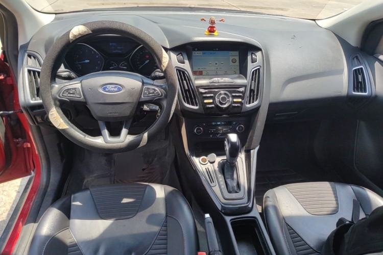 Used Ford Focus 2017 Sedan 1.6L Automatic Fashion Edition Smart Drive Version Center Console