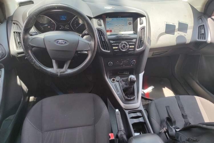 Used Ford Focus 2017 Hatchback 1.6L Manual Comfort Plus SmartDrive Edition Center Console