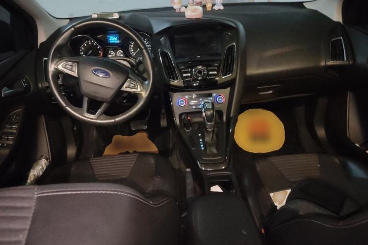 Used Ford Focus 2017 Hatchback 1.6L Automatic Fashion Edition Smart Drive Version Center Console
