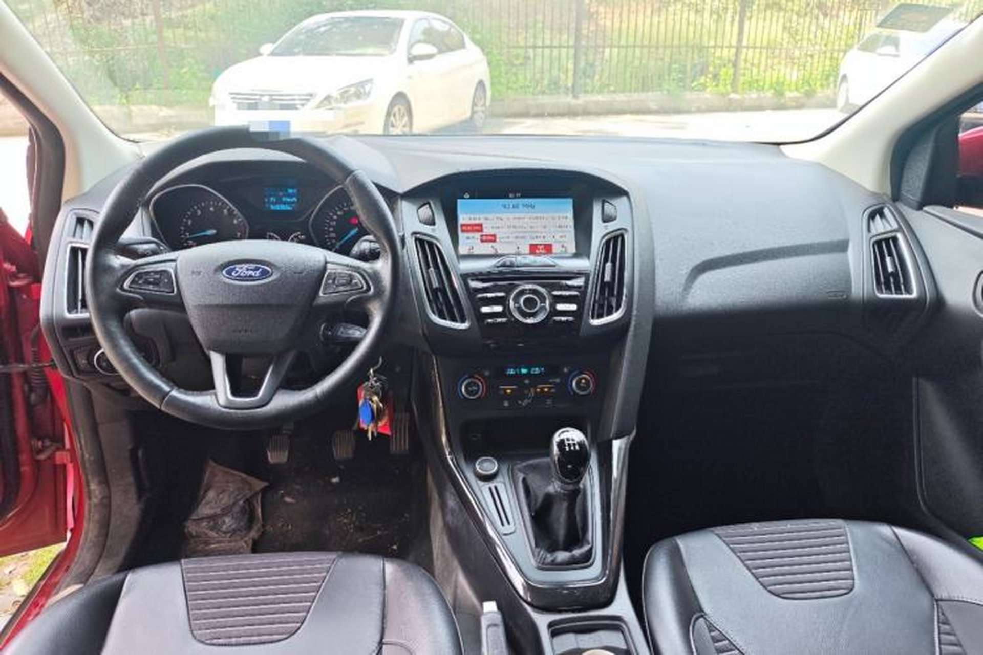 Used Ford Focus 2017 Sedan 1.6L Manual Fashion Edition Smart Drive Version Center Console