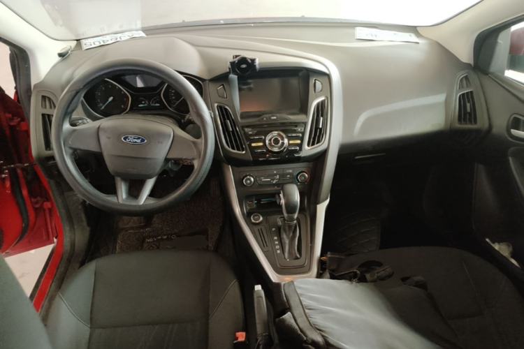 Used Ford Focus 2017 Hatchback 1.6L Automatic Comfort Plus SmartDrive Edition Center Console